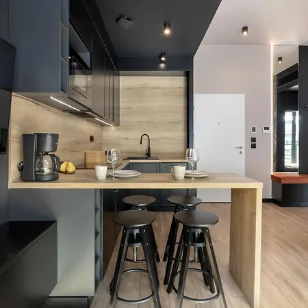 Shellter By Solarento Apartment