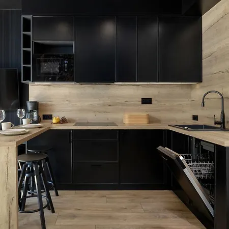 Shellter By Solarento Apartament *