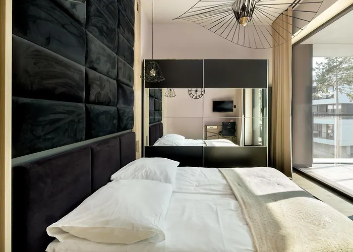 Shellter By Solarento Apartament *